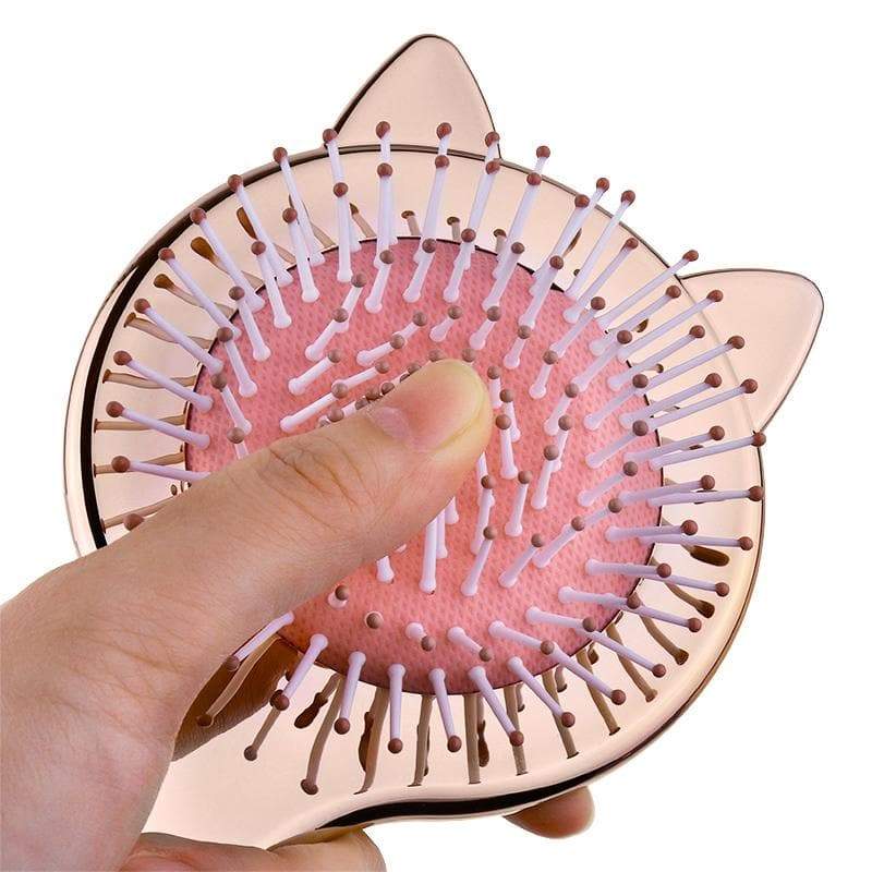 Cat-shaped hairbrush