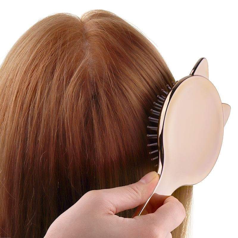 Cat-shaped hairbrush