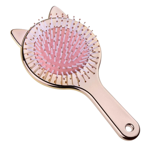 Cat-shaped hairbrush