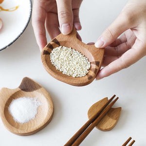 Cat-shaped wooden dipping dish