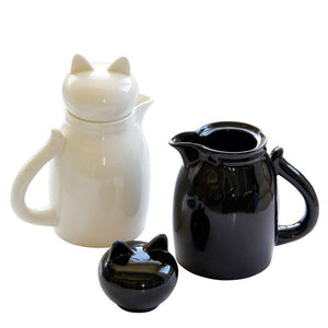 Ceramic cat-shaped jug with lid